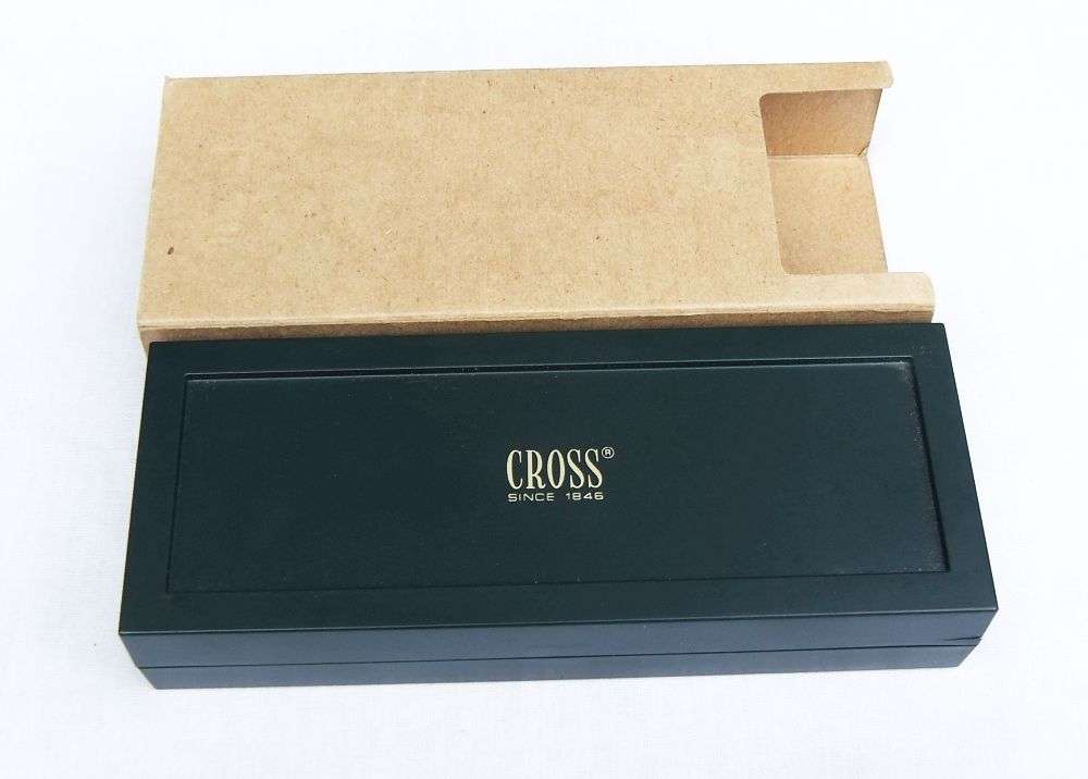 A HIGH CLASS VINTAGE ROLLERBALL PEN BY CROSS U.S.A WITH BOX IN AS NEW CONDITION - 100% WORKING !!