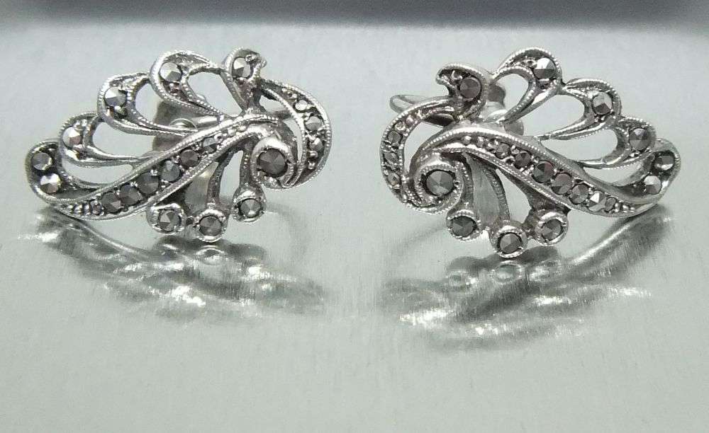 A CLASSY VINTAGE 1970`S PAIR OF SOLID SILVER SCREW ON EARRINGS SET WITH MARCASITE !! FREE COMBINING