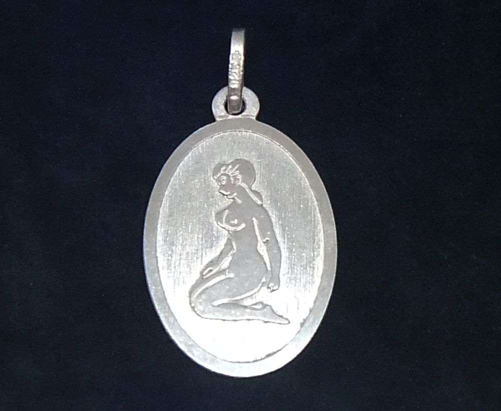 A VINTAGE SOLID STERLING SILVER ""VIRGO"" STAR SIGN PENDANT - ZODIAC 2