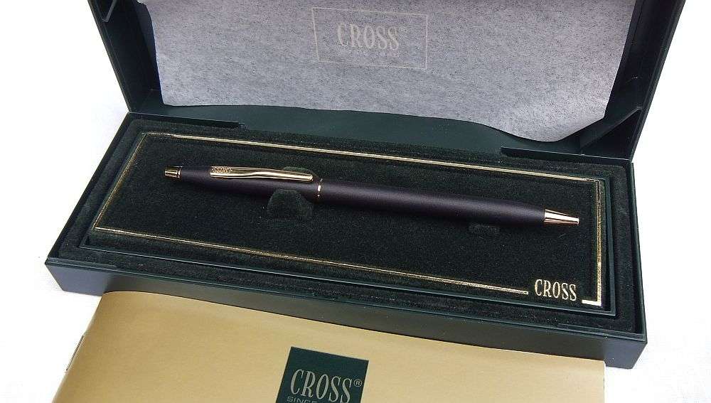 A HIGH CLASS VINTAGE ROLLERBALL PEN BY CROSS U.S.A WITH BOX IN AS NEW CONDITION - 100% WORKING !!