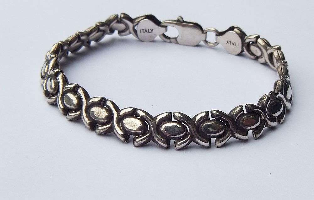 AN AWESOME VINTAGE ITALIAN STERLING SILVER BRACELET WITH EYE CATCHING PATTERN - EXCELLENT CONDITION