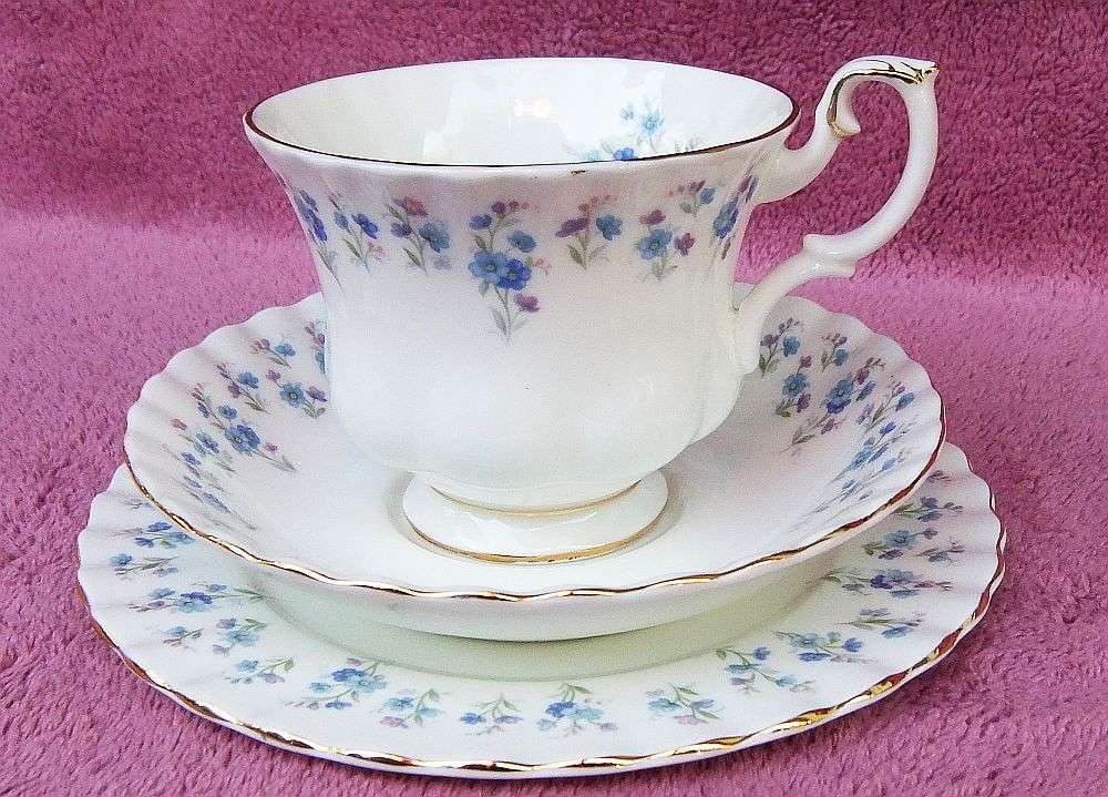 A VINTAGE ROYAL ALBERT TRIO IN THE MEMORY LANE PATTERN