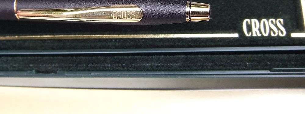 A HIGH CLASS VINTAGE ROLLERBALL PEN BY CROSS U.S.A WITH BOX IN AS NEW CONDITION - 100% WORKING !!