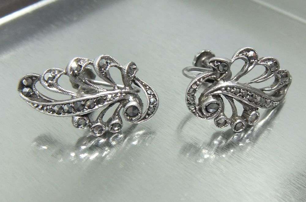 A CLASSY VINTAGE 1970`S PAIR OF SOLID SILVER SCREW ON EARRINGS SET WITH MARCASITE !! FREE COMBINING