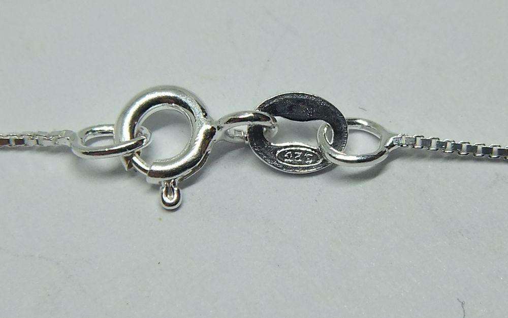 A BRAND NEW STERLING SILVER NECKLACE WITH A DETAILED VINTAGE UNWORN SOLID SILVER PISCES PENDANT !!