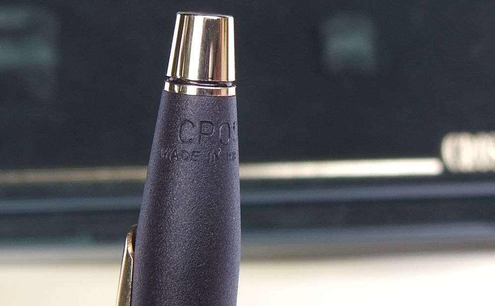 A HIGH CLASS VINTAGE ROLLERBALL PEN BY CROSS U.S.A WITH BOX IN AS NEW CONDITION - 100% WORKING !!