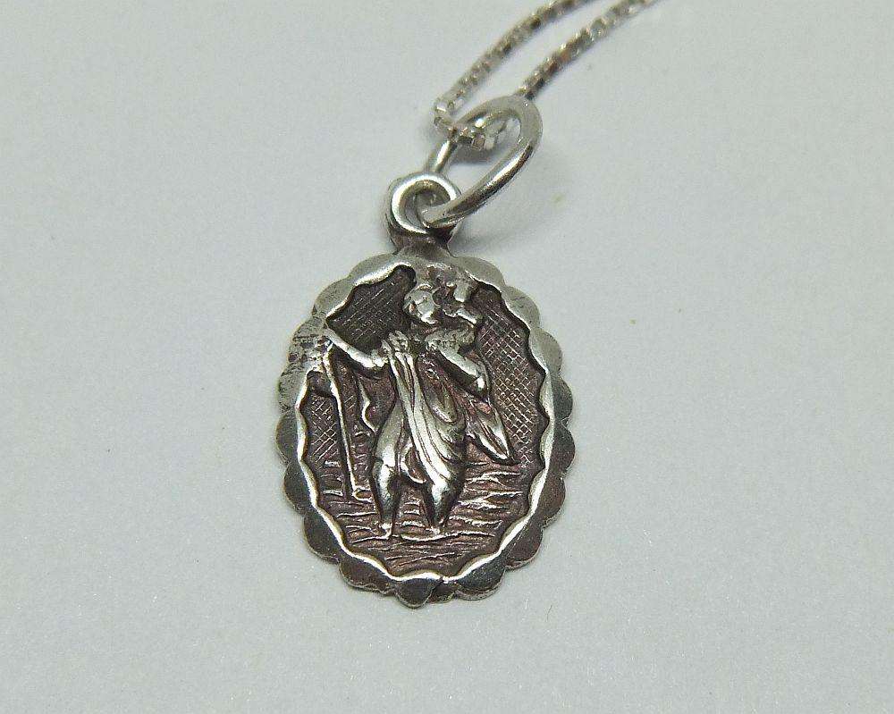 WOW !! A VINTAGE SOLID SILVER ST CHRISTOPHER PENDANT WITH A NEW STERLING SILVER NECKLACE !!