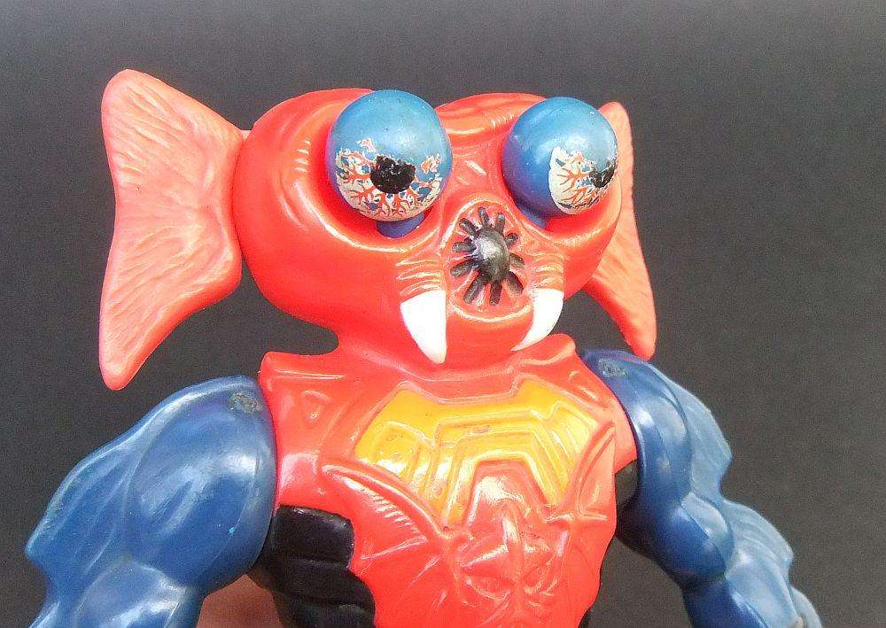 A VINTAGE 1984 MANTENNA FIGURE FROM THE MASTERS OF THE UNIVERSE T.V SERIES