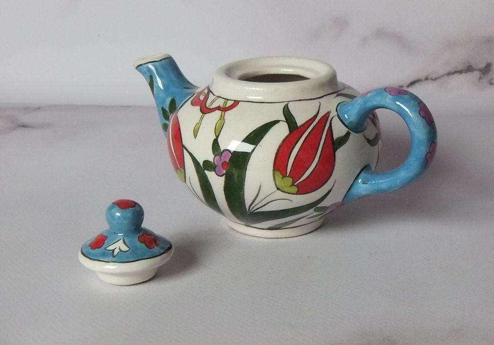 AN ADORABLE VINTAGE HAND MADE & HAND PAINTED MINIATURE POTTERY TEAPOT IN GREAT CONDITION