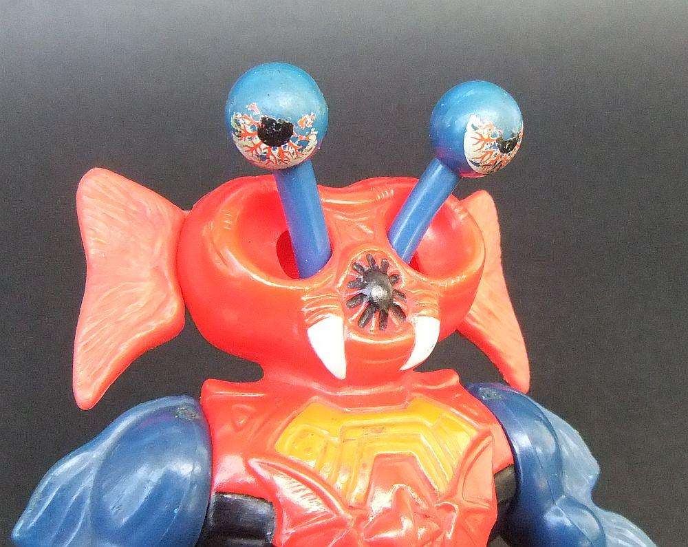 A VINTAGE 1984 MANTENNA FIGURE FROM THE MASTERS OF THE UNIVERSE T.V SERIES