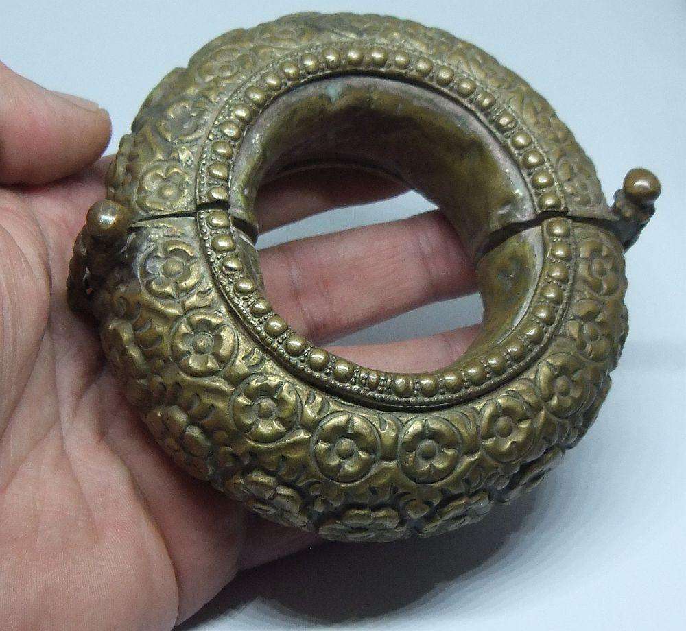 A RARER HIGHLY DETAILED ANTIQUE 1800`S NORTH AFRICAN SLAVE BANGLE AKA TRIBAL CURRENCY !! MUST SEE !!