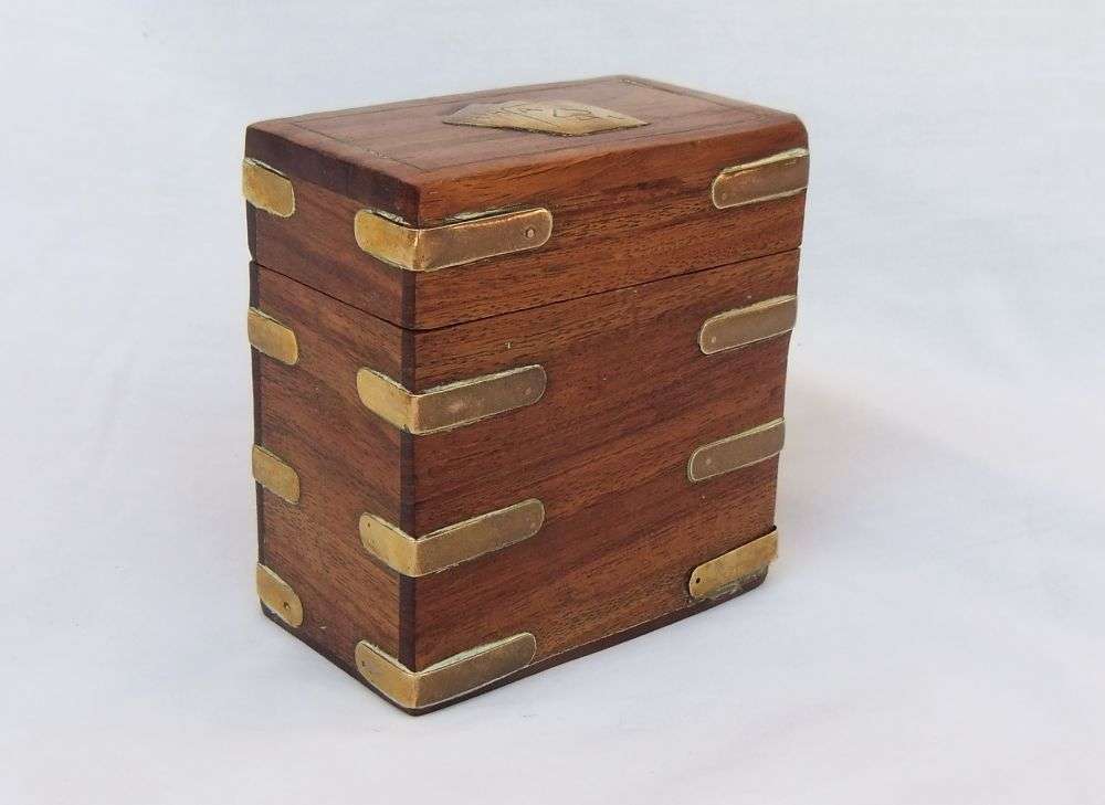 WOW !! AN AWESOME VINTAGE WOOD AND BRASS CARD HOLDER BOX WITH TRIPLE ACE MOTIF !! JUST SO COOL !!