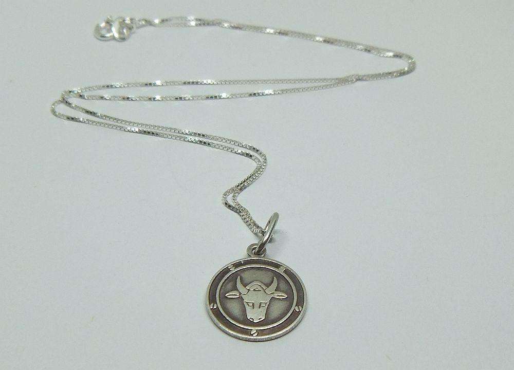 COOL DETAIL !! A VINTAGE STERLING SILVER TAURUS PENDANT WITH A NEW STERLING SILVER NECKLACE !!