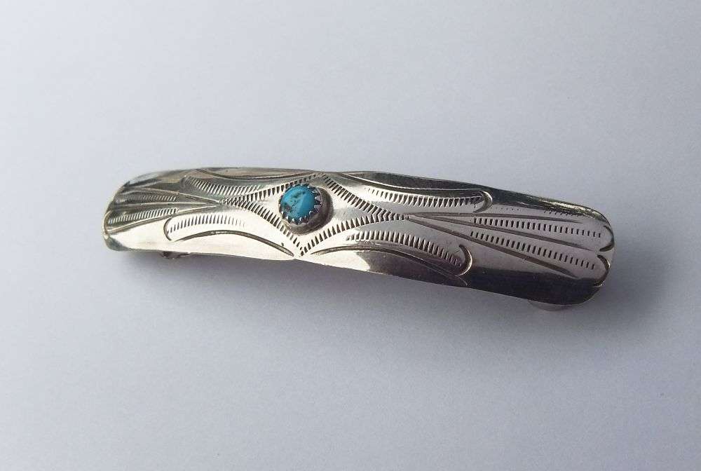 UNIQUE FIND !! A FANCY VINTAGE HAIRCLIP WITH STERLING SILVER FRONT SET WITH TURQUOISE !! WOW !!
