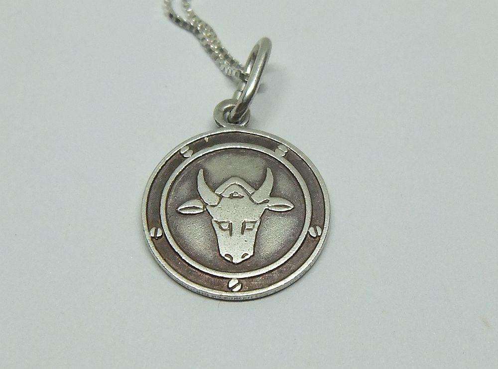 COOL DETAIL !! A VINTAGE STERLING SILVER TAURUS PENDANT WITH A NEW STERLING SILVER NECKLACE !!