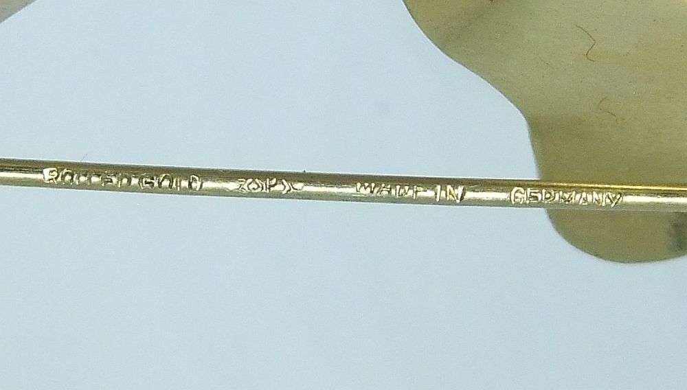 A BEAUTIFUL VINTAGE GOLD PLATED FLOWER BROOCH MADE IN GERMANY ( ROLLED GOLD )