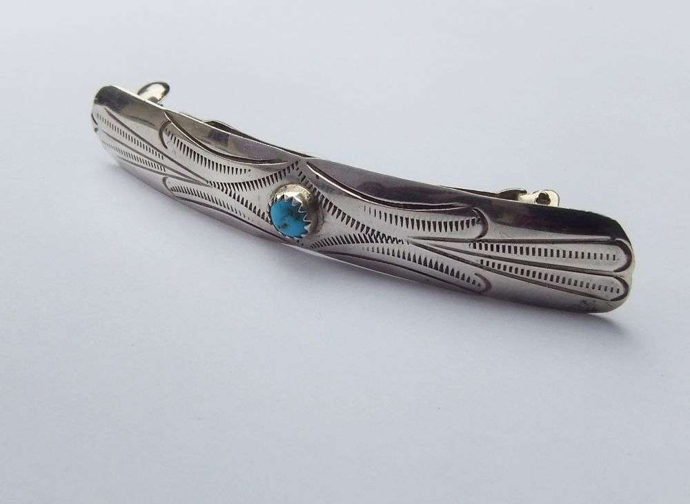UNIQUE FIND !! A FANCY VINTAGE HAIRCLIP WITH STERLING SILVER FRONT SET WITH TURQUOISE !! WOW !!