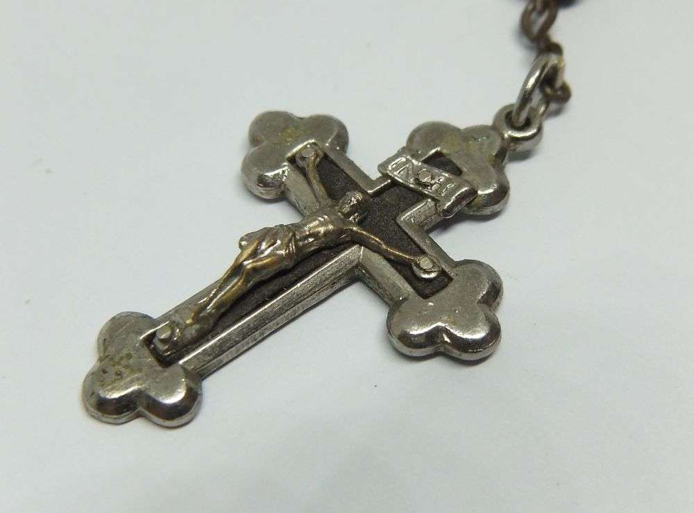 A CHARMING VINTAGE WOOD BEAD ROSARY WITH METAL CRUCIFIX MADE IN GERMANY