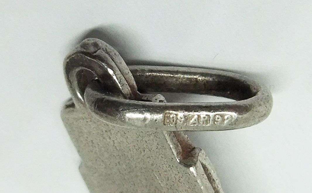 RARE FIND !! AN INTERESTING VINTAGE ARTISTIC INSPIRED UNIQUE STERLING SILVER CRUCIFIX PENDANT !! WOW