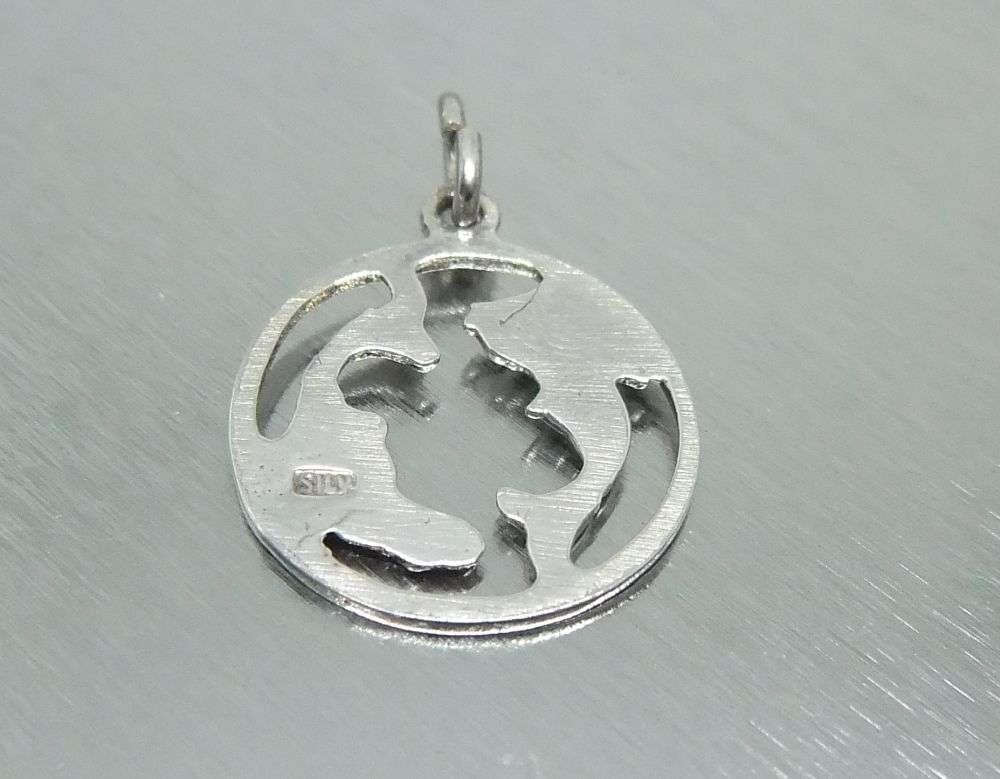 A RARE VINTAGE 1970`S STERLING SILVER "PISCES" ZODIAC SIGN PENDANT - NEVER WORN - FREE COMBINING !!