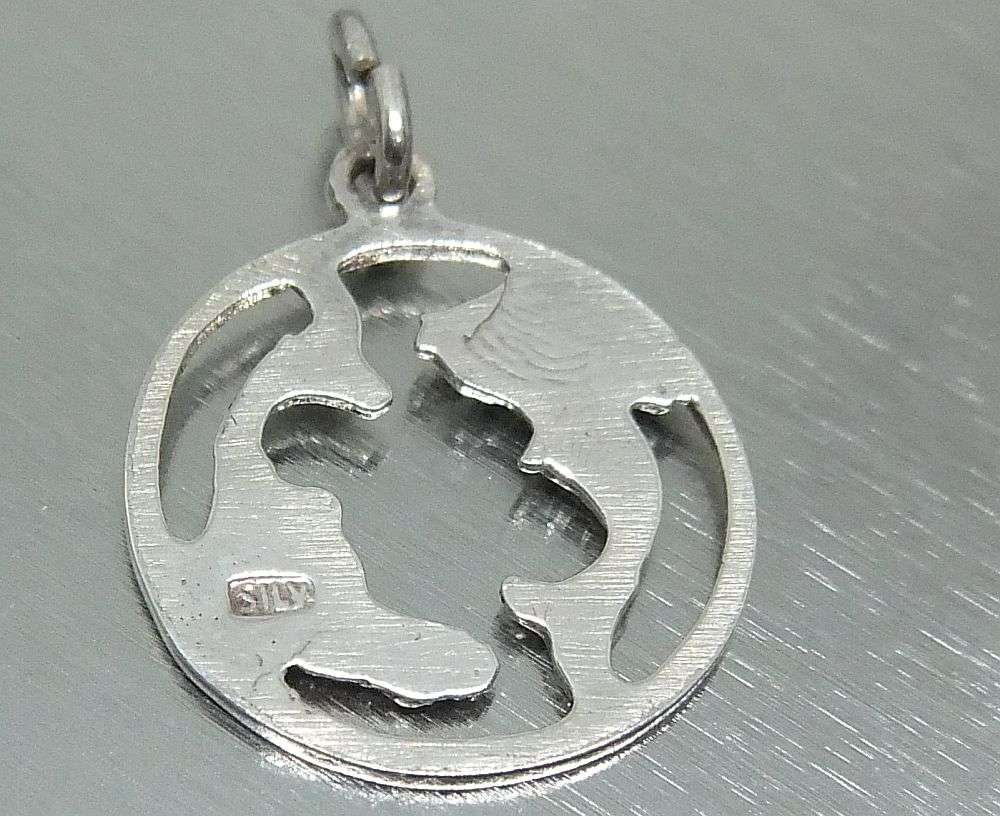 A RARE VINTAGE 1970`S STERLING SILVER "PISCES" ZODIAC SIGN PENDANT - NEVER WORN - FREE COMBINING !!