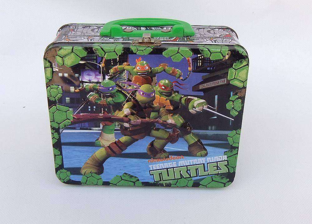 A very cool tin metal lunchbox depicting the Teenage Mutant Ninja Turtles in excellent condition