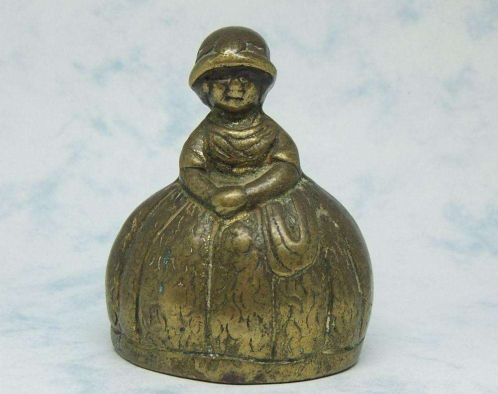 AG MOEDER MA !! A VERY CUTE SOLID BRONZE VICTORIAN CHILD FIGURE DINNER BELL IN GREAT CONDITION !!