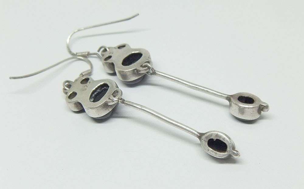 WOW !! A UNIQUE PAIR OF STERLING SILVER EARRINGS SET WITH CABOCHON BLACK ONYX STONES !! STUNNING !!
