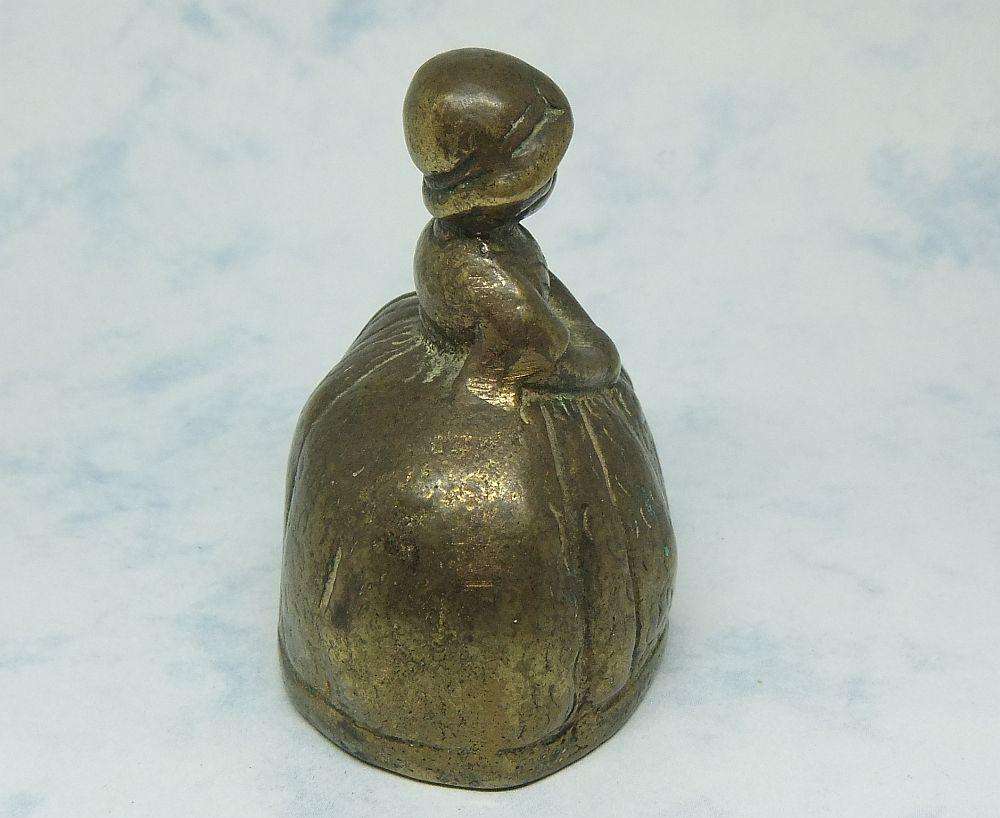 AG MOEDER MA !! A VERY CUTE SOLID BRONZE VICTORIAN CHILD FIGURE DINNER BELL IN GREAT CONDITION !!