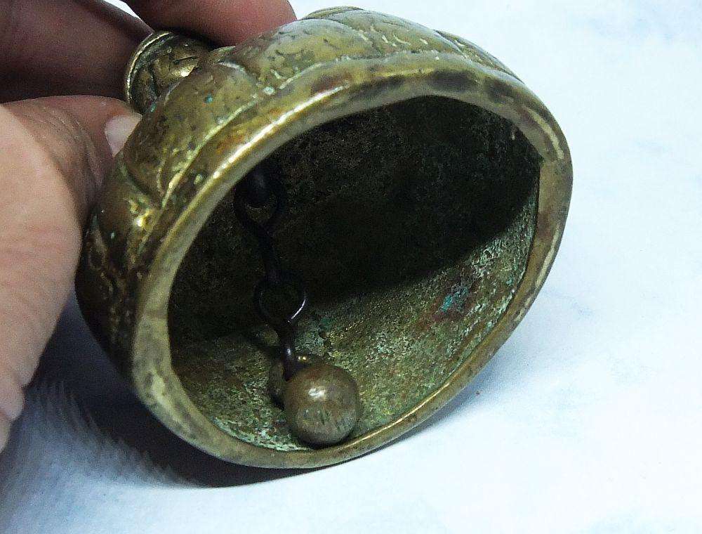 AG MOEDER MA !! A VERY CUTE SOLID BRONZE VICTORIAN CHILD FIGURE DINNER BELL IN GREAT CONDITION !!