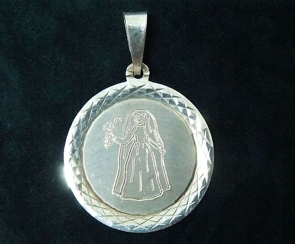 A VINTAGE SOLID STERLING SILVER "" VIRGO "" STAR SIGN PENDANT - ZODIAC 27