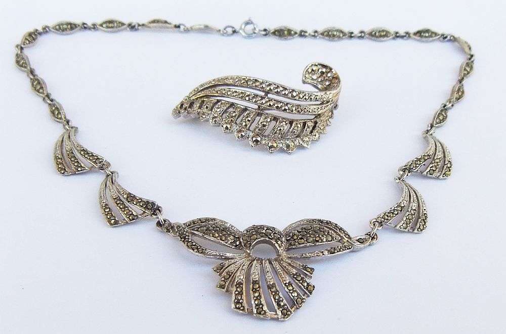 A STUNNING 1960`S / 70`S COCKTAIL NECKLACE AND BROOCH SET WITH LOTS OF MARCASITE !! GREAT CONDITION