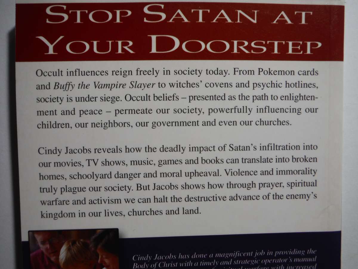 Deliver Us From Evil - Paperback - Cindy Jacobs