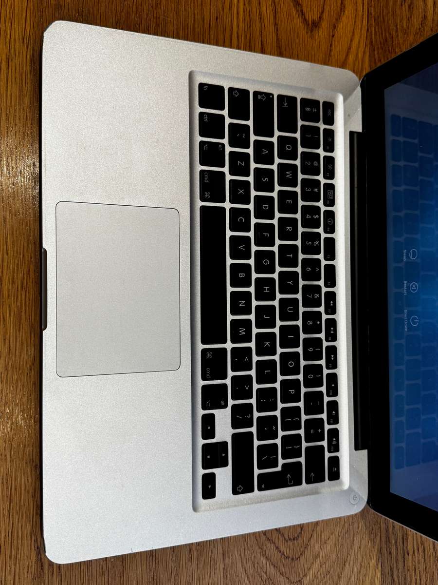 Apple MacBook Pro 13" 2008, Intel Core 2 Duo, 160gb HDD, 2gb Ram, 2GHz