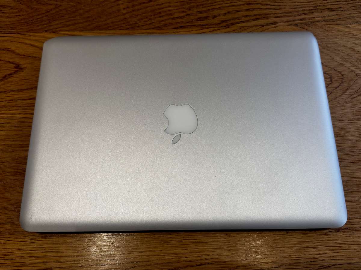 Apple MacBook Pro 13" 2008, Intel Core 2 Duo, 160gb HDD, 2gb Ram, 2GHz