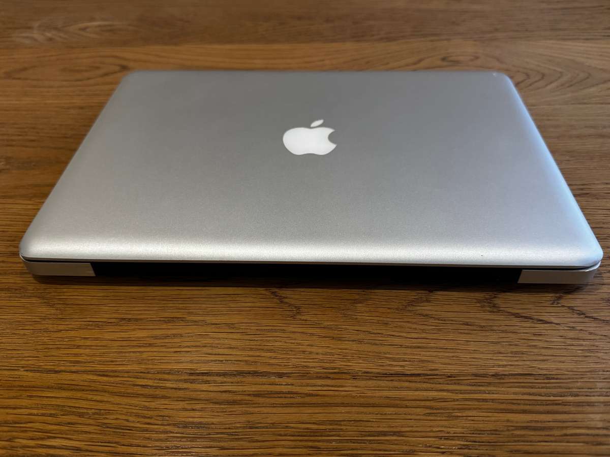 Apple MacBook Pro 13" 2008, Intel Core 2 Duo, 160gb HDD, 2gb Ram, 2GHz