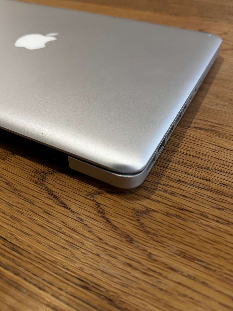 Apple MacBook Pro 13" 2008, Intel Core 2 Duo, 160gb HDD, 2gb Ram, 2GHz