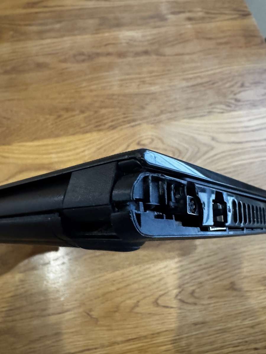 DELL Inspiron 15 3000 Series 3567, Core i5-7200U 2.5GHz, 8GB DDR4 RAM PLEASE READ!!!