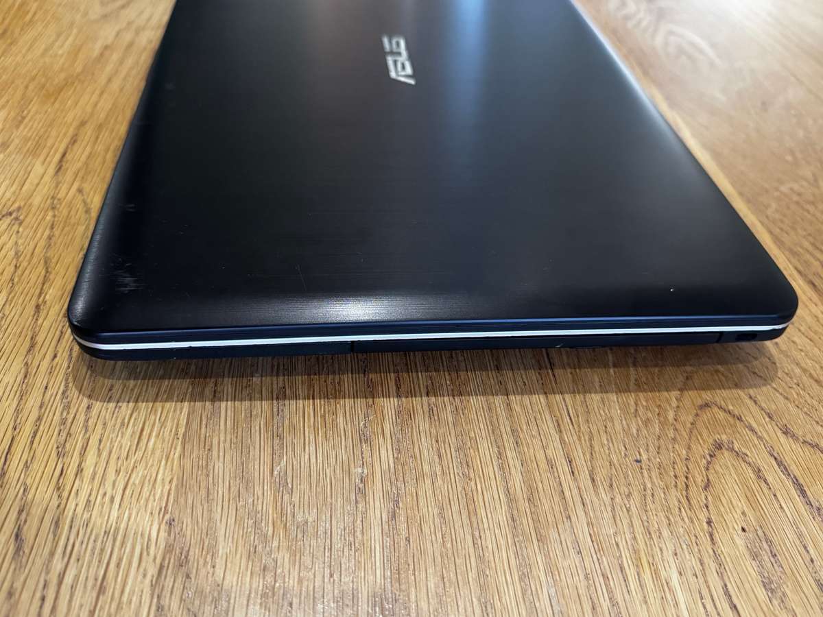 Asus Notebook K541UA 15.6" , i5-7200U 2.5 GHz, 4 GB RAM PLEASE READ!!!