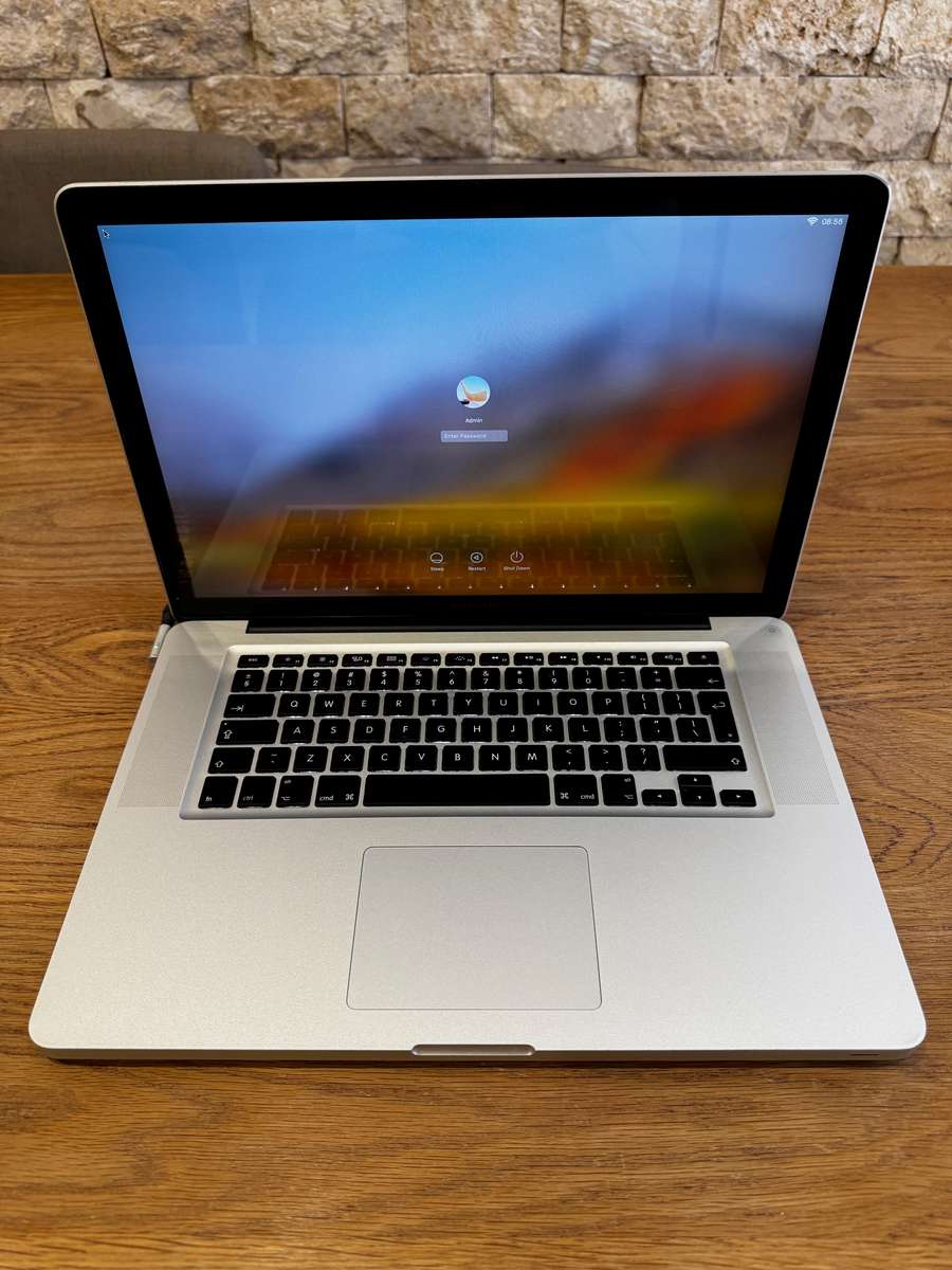 MACBOOK PRO 15 INCH EARLY 2011, INTEL CORE I7 2GHz, 128GB SSD, 6GB DDR3 RAM, PLEASE READ!!!