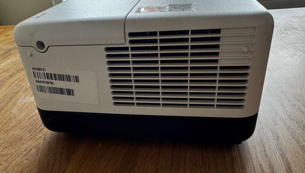 Epson Europe EMP-DM1 Home Cinema Projector - PLEASE READ!!!