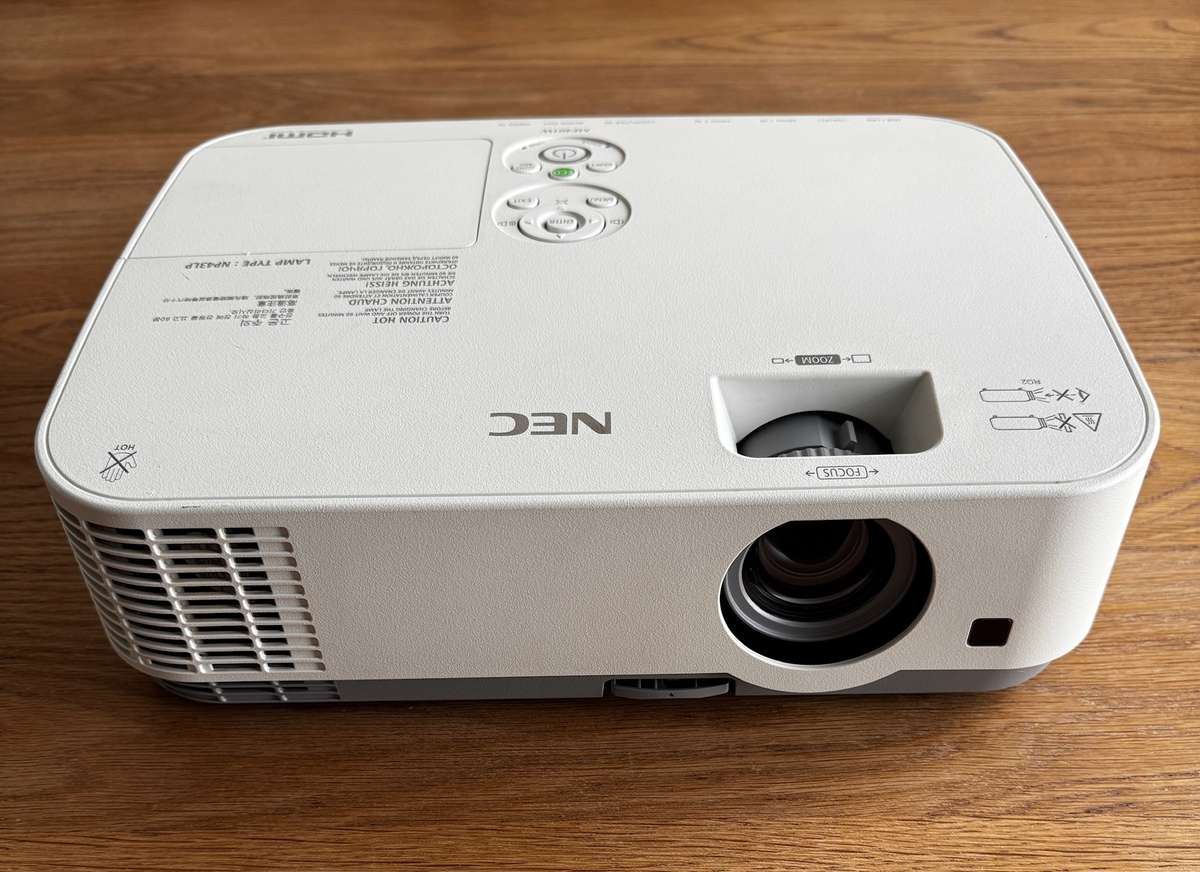 NEC ME401W Portable Projector - PLEASE READ!!!