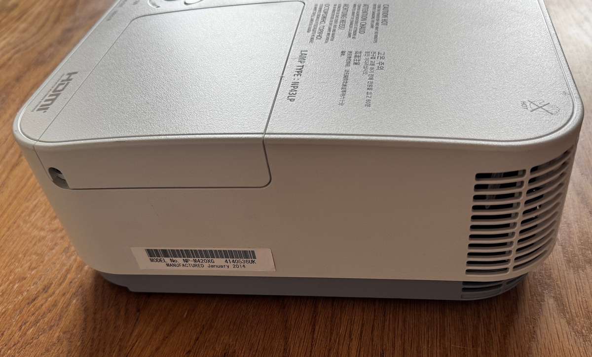 NEC ME401W Portable Projector - PLEASE READ!!!