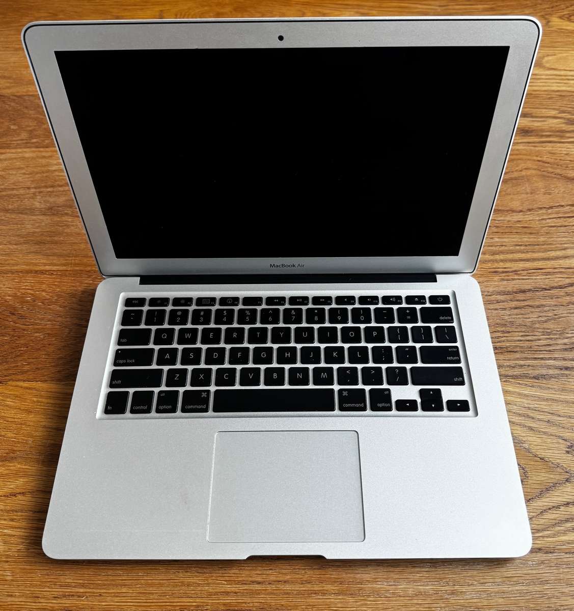 Apple MacBook Air 13" 2010 A1369 , Intel Core 2 Duo, 4Gb Ram. PLEASE READ!!!!!!