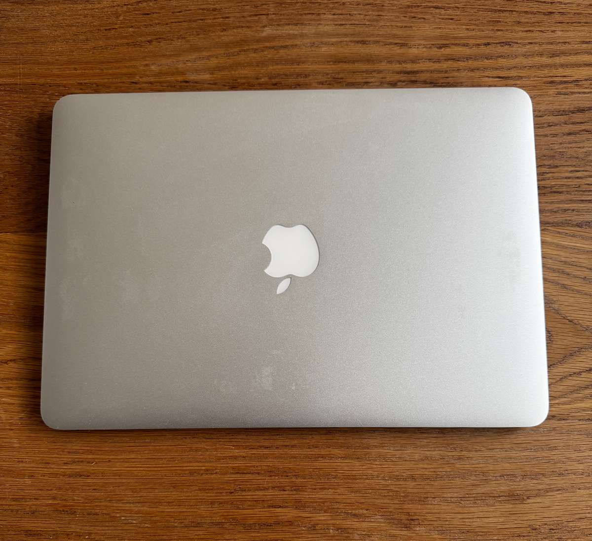 Apple MacBook Air 13" 2010 A1369 , Intel Core 2 Duo, 4Gb Ram. PLEASE READ!!!!!!