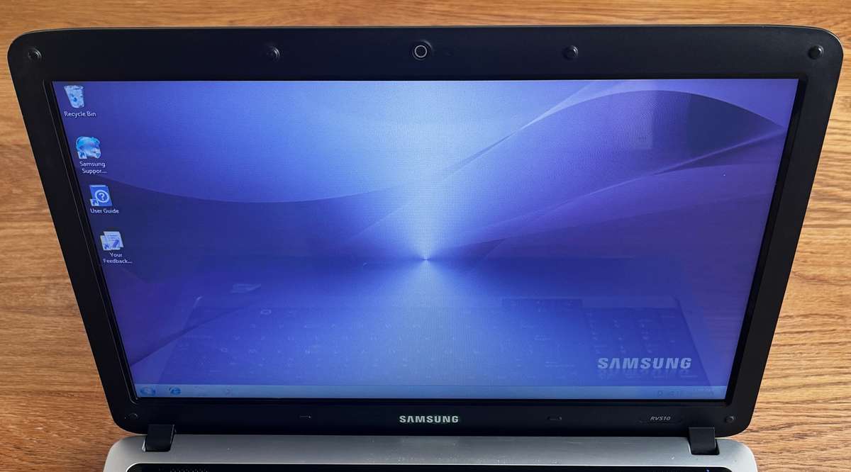 Samsung Notebook NP-RV510 15.6" Intel Celeron Dual-Core CPU 2.10GHz 2GB DDR3 RAM 320GB HDD