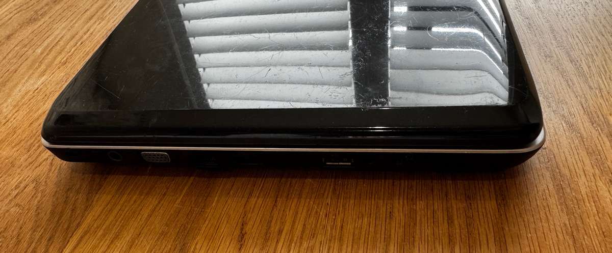 Samsung Notebook NP-RV510 15.6" Intel Celeron Dual-Core CPU 2.10GHz 2GB DDR3 RAM 320GB HDD