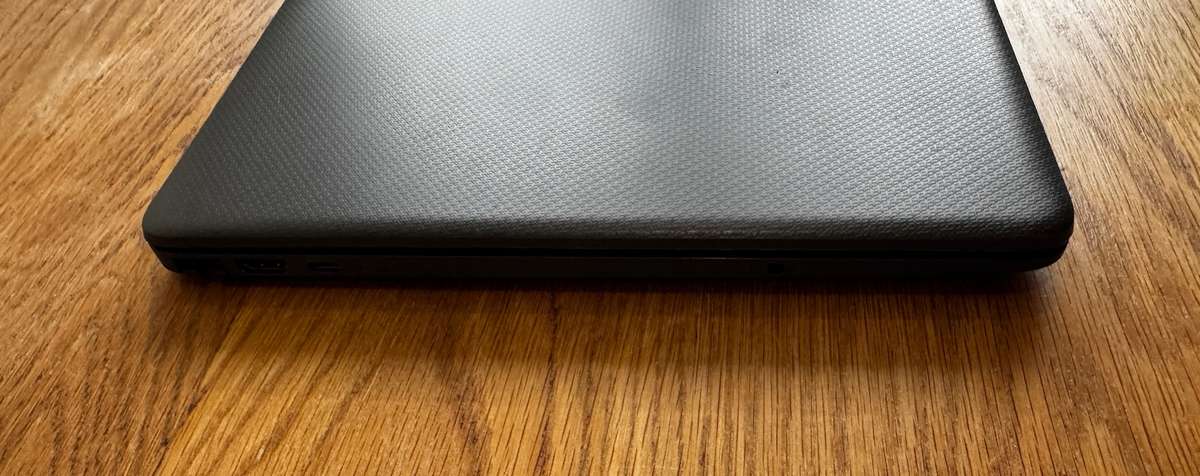 HP 255 G8 Notebook 15.6", AMD Ryzen 3 3250U 2.6GHz, NO RAM, NO SSD, PLEASE READ!!!