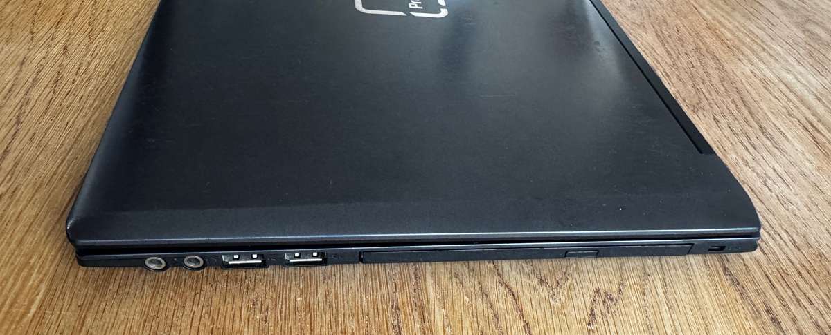 Proline W955AU 15.6" Laptop, Intel Core i5 5200U 2.20GHz, 4GB DDR4 RAM, 500GB HDD