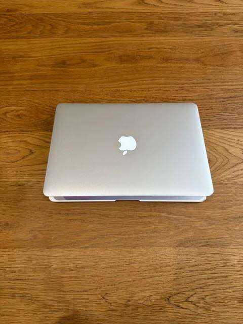 MacBook Air 13 inch EARLY 2015 1.6GHz, INTEL Core i5 8GB RAM 256GB SSD